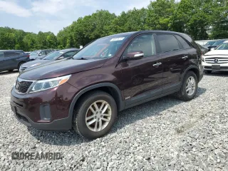 2015 Kia Sorento LX z VIN 5XYKTCA63FG605430, wystawiony jako Copart lot #60870415 z przebiegiem 67 698 mil mil oraz Czysty tytuł • Clean title. Historia ofert i sprzedaży dostępna na DreamBid. Obrazek 1.