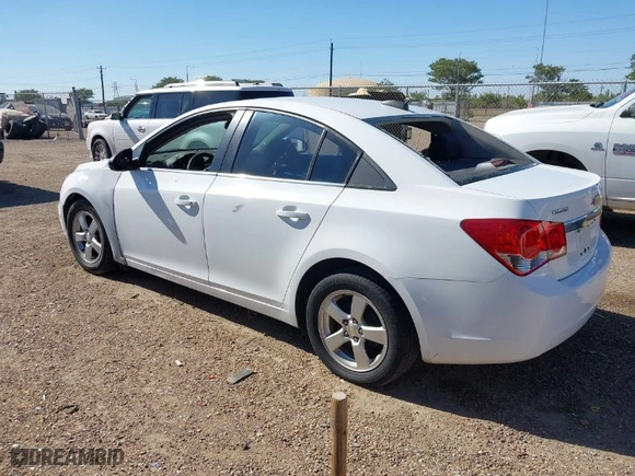 2016 Chevrolet Cruze Limited LT with VIN 1G1PE5SB4G7150473, listed as a IAAI auction lot 41976324 with 987,831 mi miles. Bid and sale history available at carsss.com. Image 3.