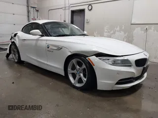 2015 BMW Z4 sDrive28i with VIN WBALL5C51FJ997681, listed as a IAAI auction lot 41323332 with 47,991 mi miles. Bid and sale history available at carsss.com. Image 1.