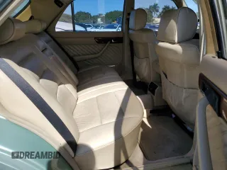 1989 Mercedes-Benz 300 with VIN WDBCA24D0KA457759, listed as a Copart auction lot 47920625 with 174,332 mi miles and Salvage Title. Bid and sale history available at DreamBid. Image 10.