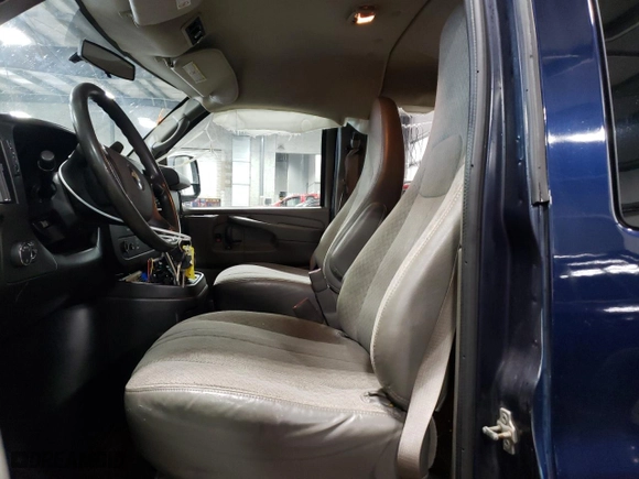 2011 Chevrolet Express Passenger 1LT with VIN 1GAZG1FGXB1118401, listed as a Copart auction lot 61633484 with 92,133 mi miles and Salvage Title. Bid and sale history available at carsss.com. Image 7.