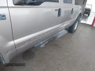 2004 Ford F-250 XL z VIN 1FTNW20L34EC72478, wystawiony jako IAAI lot #41435891 z przebiegiem 136 275 mil mil oraz . Historia ofert i sprzedaży dostępna na DreamBid. Obrazek 12.
