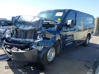 2018 Nissan NV Cargo S z VIN 1N6BF0KM6JN800780, wystawiony jako IAAI lot #42304093 z przebiegiem 113 557 mil mil oraz . Historia ofert i sprzedaży dostępna na DreamBid. Obrazek 2.