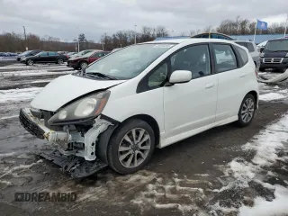 2013 Honda Fit Sport с VIN JHMGE8H50DC035011, выставлен на аукционе Copart как лот 43334435 с пробегом 92 254 миль миль и Списание • Salvage title. История ставок и продаж доступна на DreamBid. Изображение 1.