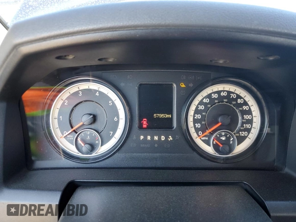 2018 Ram 1500 Express z VIN 1C6RR6FT7JS195917, wystawiony jako Copart lot #49354805 z przebiegiem 57 953 mil mil oraz Szkoda całkowita • Salvage title. Historia ofert i sprzedaży dostępna na DreamBid. Obrazek 9.