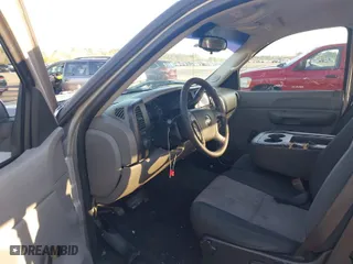 2008 Chevrolet Silverado 1500 Work Truck with VIN 1GCEC19X28Z147009, listed as a IAAI auction lot 41497427 with 181,415 mi miles. Bid and sale history available at carsss.com. Image 5.