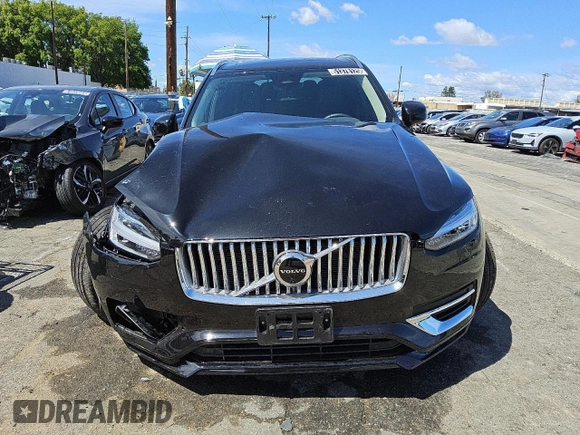 2025 Volvo XC90 Plus with VIN YV4062PE2S1335900, listed as a Copart auction lot 51378125 with 3,423 mi miles and Clean Title. Bid and sale history available at DreamBid. Image 5.