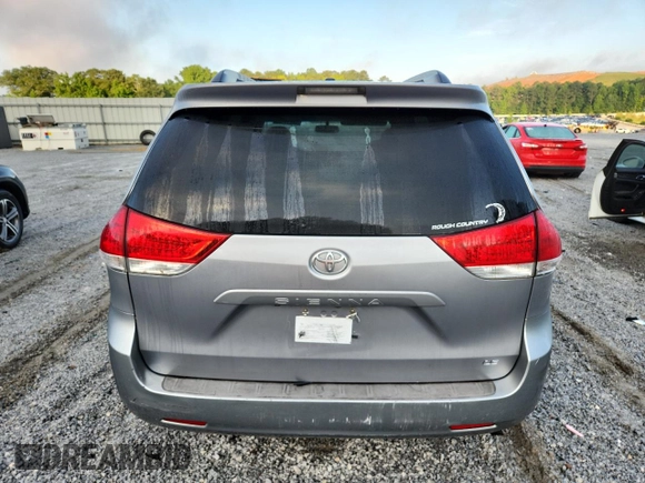 2011 Toyota Sienna LE AAS z VIN 5TDKK3DC1BS013087, wystawiony jako Copart lot #61815185 z przebiegiem 148 554 mil mil oraz Czysty tytuł • Clean title. Historia ofert i sprzedaży dostępna na DreamBid. Obrazek 6.