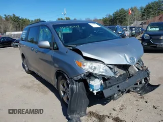 2016 Toyota Sienna LE AAS with VIN 5TDKK3DC6GS711315, listed as a IAAI auction lot 41958420 with 175,413 mi miles. Bid and sale history available at carsss.com. Image 13.