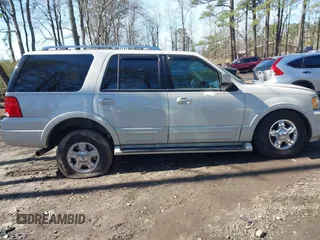 2006 Ford Expedition Limited with VIN 1FMFU19576LA66177, listed as a IAAI auction lot 41663217 with 166,118 mi miles. Bid and sale history available at carsss.com. Image 14.