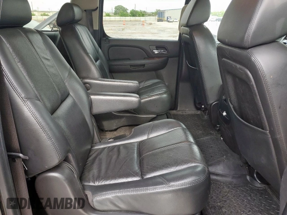 2007 Chevrolet Suburban LTZ with VIN 3GNFK16327G314256, listed as a Copart auction lot 55311165 with 254,953 mi miles and Clean Title. Bid and sale history available at carsss.com. Image 12.