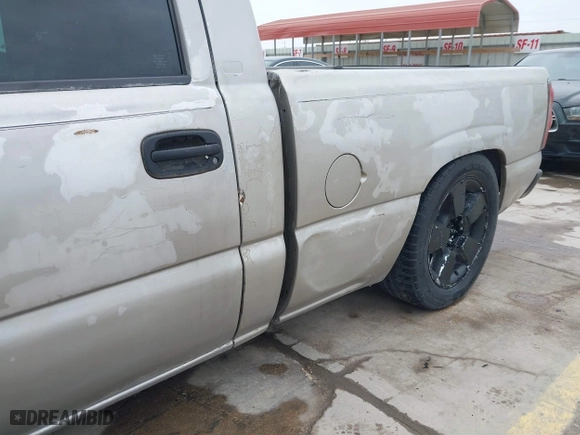 2005 Chevrolet Silverado 1500 Work Truck with VIN 1GCEC14X35Z189059, listed as a IAAI auction lot 41624369 with 201,053 mi miles. Bid and sale history available at carsss.com. Image 18.