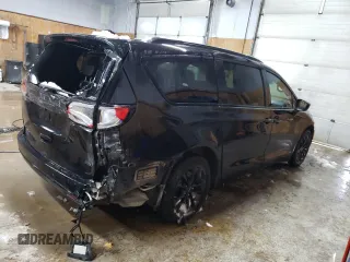 2020 Chrysler Pacifica Launch Edition z VIN 2C4RC3BG3LR263989, wystawiony jako Copart lot #82079334 z przebiegiem 109 707 mil mil oraz Nie do naprawy. Historia ofert i sprzedaży dostępna na DreamBid. Obrazek 3.