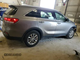 2017 Kia Sorento LX z VIN 5XYPGDA33HG293392, wystawiony jako Copart lot #62642604 z przebiegiem 73 242 mil mil oraz Szkoda całkowita • Salvage title. Historia ofert i sprzedaży dostępna na DreamBid. Obrazek 3.