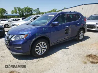 2017 Nissan Rogue SV z VIN 5N1AT2MV3HC818888, wystawiony jako Copart lot #54905115 z przebiegiem 140 003 mil mil oraz Czysty tytuł • Clean title. Historia ofert i sprzedaży dostępna na DreamBid. Obrazek 1.