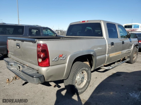 2003 Chevrolet Silverado 1500HD LS with VIN 1GCGK13U63F217521, listed as a Copart auction lot 50450725 with 227,621 mi miles and Clean Title. Bid and sale history available at carsss.com. Image 3.