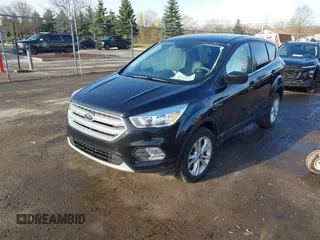 2019 Ford Escape SE z VIN 1FMCU9GD6KUC50283, wystawiony jako IAAI lot #41941204 z przebiegiem 53 417 mil mil oraz . Historia ofert i sprzedaży dostępna na DreamBid. Obrazek 2.