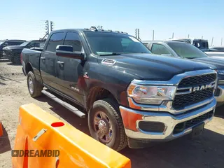 2020 Ram 2500 Tradesman z VIN 3C6UR5CL8LG234775, wystawiony jako IAAI lot #41743135 z przebiegiem 38 158 mil mil oraz . Historia ofert i sprzedaży dostępna na DreamBid. Obrazek 1.