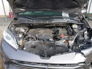 2018 Toyota Sienna XLE with VIN 5TDDZ3DC8JS207490, listed as a IAAI auction lot 40890775 with 97,260 mi miles. Bid and sale history available at carsss.com. Image 10.