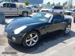 2007 Pontiac Solstice with VIN 1G2MB35B07Y105757, listed as a IAAI auction lot 42008293 with 135,739 mi miles. Bid and sale history available at carsss.com. Image 2.