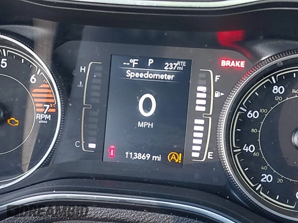 2019 Jeep Cherokee Latitude Plus with VIN 1C4PJMLB1KD166927, listed as a IAAI auction lot 41492327 with 113,869 mi miles. Bid and sale history available at carsss.com. Image 15.