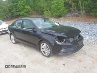 2015 Volkswagen Jetta SE with VIN 3VWD17AJ3FM252584, listed as a IAAI auction lot 42257546 with 117,195 mi miles and . Bid and sale history available at DreamBid. Image 1.