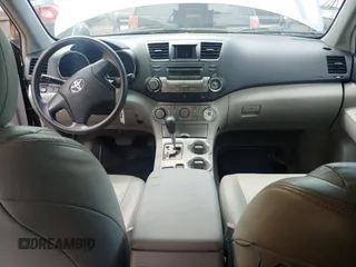 2010 Toyota Highlander with VIN 5TDZK3EH1AS010097, listed as a Copart auction lot 54011725 with 228,242 mi miles and Clean title. Bid and sale history available at DreamBid. Image 9.