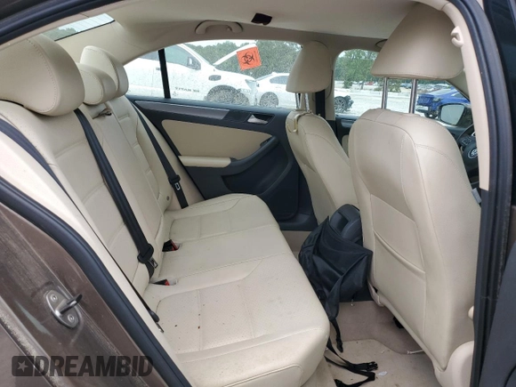2014 Volkswagen Jetta TDI w/Premium/Nav с VIN 3VWLL7AJ8EM253721, выставлен на аукционе Copart как лот 61551515 с пробегом 155 745 миль миль и Чистый • Clean title. История ставок и продаж доступна на DreamBid. Изображение 10.