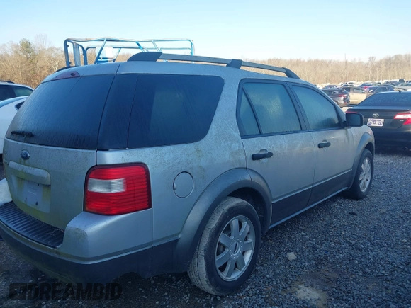 2005 Ford Freestyle SE with VIN 1FMZK01165GA52333, listed as a IAAI auction lot 41062704 with 234,459 mi miles. Bid and sale history available at carsss.com. Image 4.