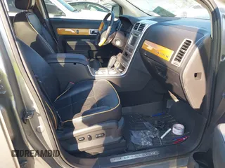 2008 Lincoln MKX with VIN 2LMDU68C98BJ12197, listed as a IAAI auction lot 41883988 with 147,142 mi miles. Bid and sale history available at carsss.com. Image 5.