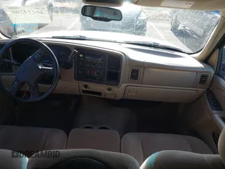 2004 GMC Yukon XL SLT with VIN 1GKFK16Z94R118702, listed as a IAAI auction lot 40214200 with 209,573 mi miles. Bid and sale history available at carsss.com. Image 5.