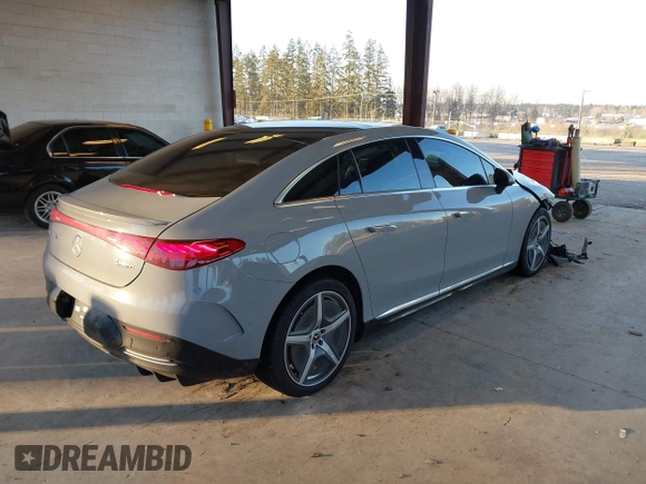 2024 Mercedes-Benz EQE 350 z VIN W1KEG1CB4RF049514, wystawiony jako IAAI lot #41392780 z przebiegiem 1 521 mil mil oraz . Historia ofert i sprzedaży dostępna na DreamBid. Obrazek 4.