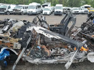 2024 Ford F-350 XL z VIN 1FT8W3DM2REC26928, wystawiony jako Copart lot #72229934 z przebiegiem Nie podano mil oraz Szkoda całkowita • Salvage title. Historia ofert i sprzedaży dostępna na DreamBid. Obrazek 7.