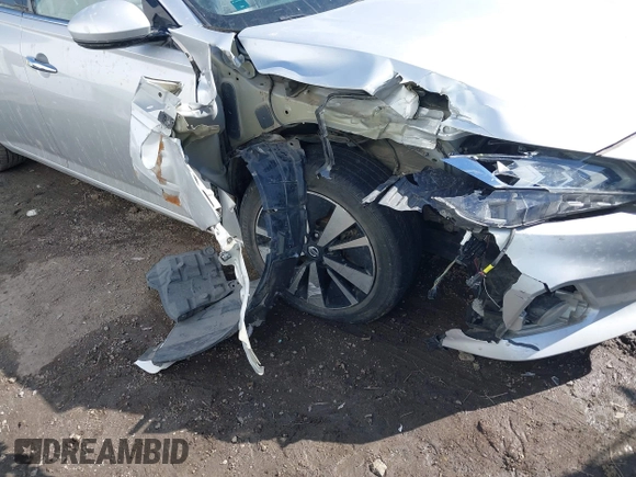2019 Nissan Altima 2.5 SL with VIN 1N4BL4EV5KC185679, listed as a IAAI auction lot 41658107 with 136,662 mi miles. Bid and sale history available at carsss.com. Image 6.