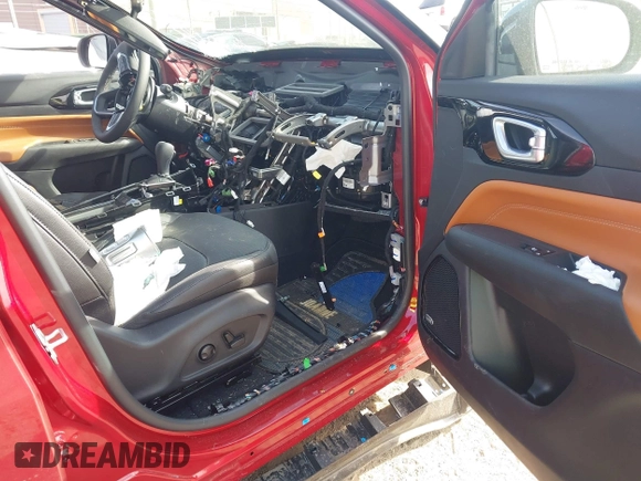 2025 Jeep Compass Limited with VIN 3C4NJDCN6ST560628, listed as a IAAI auction lot 41989364 with Not provided miles and . Bid and sale history available at DreamBid. Image 5.