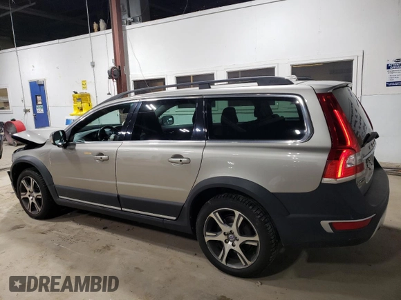 2014 Volvo XC70 T6 with VIN YV4902BZ8E1184116, listed as a Copart auction lot 58817004 with 97,967 mi miles and Salvage Title. Bid and sale history available at DreamBid. Image 2.