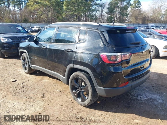 2019 Jeep Compass Altitude z VIN 3C4NJCBB1KT612989, wystawiony jako IAAI lot #41330536 z przebiegiem 145 404 mil mil oraz . Historia ofert i sprzedaży dostępna na DreamBid. Obrazek 3.