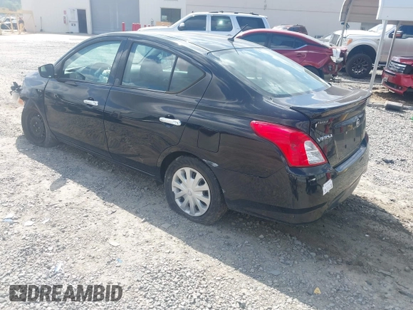 2019 Nissan Versa SV z VIN 3N1CN7AP5KL863761, wystawiony jako IAAI lot #41958583 z przebiegiem 106 086 mil mil oraz . Historia ofert i sprzedaży dostępna na DreamBid. Obrazek 3.