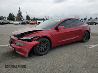 2024 Tesla Model 3 z VIN 5YJ3E1EA2RF748155, wystawiony jako Copart lot #53327885 z przebiegiem 8790 mil mil oraz Szkody całkowita. Historia ofert i sprzedaży dostępna na DreamBid. Obrazek 1.