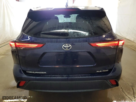 2022 Toyota Highlander XLE with VIN 5TDHZRBH8NS566380, listed as a Copart auction lot 52572785 with 109,103 mi miles and Clean Title. Bid and sale history available at carsss.com. Image 6.