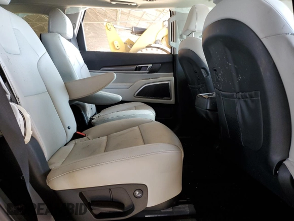 2024 Kia Telluride S z VIN 5XYP64GC6RG430191, wystawiony jako Copart lot #52341325 z przebiegiem 23 641 mil mil oraz Szkoda całkowita • Salvage title. Historia ofert i sprzedaży dostępna na DreamBid. Obrazek 11.