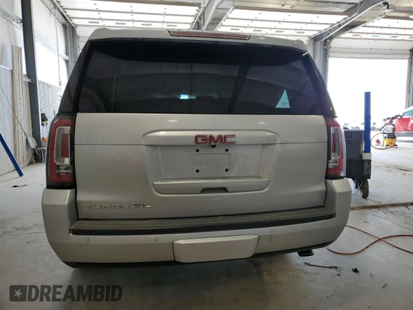2016 GMC Yukon XL SLE z VIN 1GKS2FKC9GR389356, wystawiony jako Copart lot #53828805 z przebiegiem 119 892 mil mil oraz Szkody całkowita. Historia ofert i sprzedaży dostępna na DreamBid. Obrazek 6.