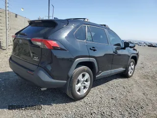 2020 Toyota RAV4 Hybrid XLE z VIN 4T3R6RFV4LU004503, wystawiony jako Copart lot #59967745 z przebiegiem 59 795 mil mil oraz Szkoda całkowita • Salvage title. Historia ofert i sprzedaży dostępna na DreamBid. Obrazek 3.