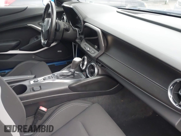 2017 Chevrolet Camaro 1LT z VIN 1G1FB1RXXH0102226, wystawiony jako IAAI lot #41955816 z przebiegiem 33 539 mil mil oraz . Historia ofert i sprzedaży dostępna na DreamBid. Obrazek 5.
