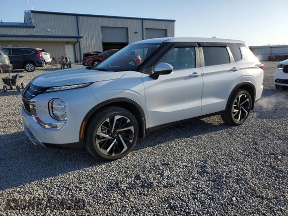 2024 Mitsubishi Outlander SE z VIN JA4J4VA83RZ020109, wystawiony jako Copart lot #52234285 z przebiegiem 4 910 mil mil oraz Szkoda całkowita • Salvage title. Historia ofert i sprzedaży dostępna na DreamBid. Obrazek 1.