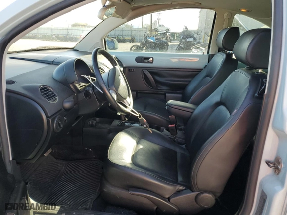2010 Volkswagen New Beetle Coupe with VIN 3VWRG3AGXAM036824, listed as a Copart auction lot 49136755 with 72,442 mi miles and Salvage Title. Bid and sale history available at carsss.com. Image 7.