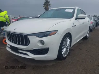 2020 Maserati Levante z VIN ZN661XUL3LX341388, wystawiony jako IAAI lot #41746344 z przebiegiem 26 911 mil mil oraz . Historia ofert i sprzedaży dostępna na DreamBid. Obrazek 2.