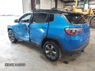 2019 Jeep Compass Latitude with VIN 3C4NJDBB8KT748817, listed as a IAAI auction lot 41289661 with 115,031 mi miles. Bid and sale history available at carsss.com. Image 3.