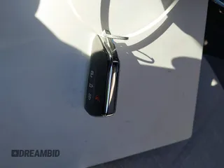 2023 Volkswagen ID.4 Pro z VIN 1V2DNPE85PC028748, wystawiony jako IAAI lot #41348983 z przebiegiem 7 434 mil mil oraz . Historia ofert i sprzedaży dostępna na DreamBid. Obrazek 11.