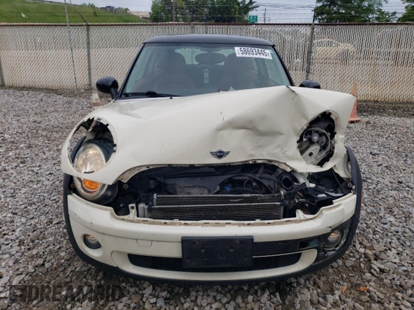 2008 MINI Hardtop with VIN WMWMF33508TT65360, listed as a Copart auction lot 58693445 with 105,783 mi miles and Salvage title. Bid and sale history available at DreamBid. Image 5.